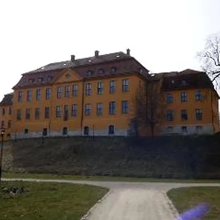 Am Schloss *